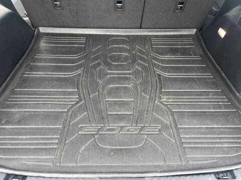 2023 Ford Edge