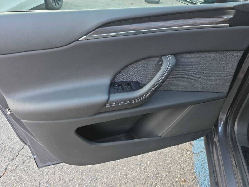 2023 Tesla Model X Standard Range