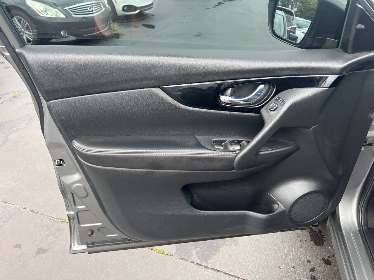 2017 Nissan Rogue Sport  - $16,900