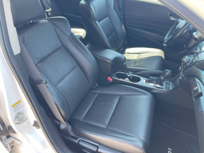 2013 Acura ILX 2.0L w/Tech