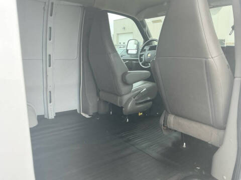 2023 Chevrolet Express 2500