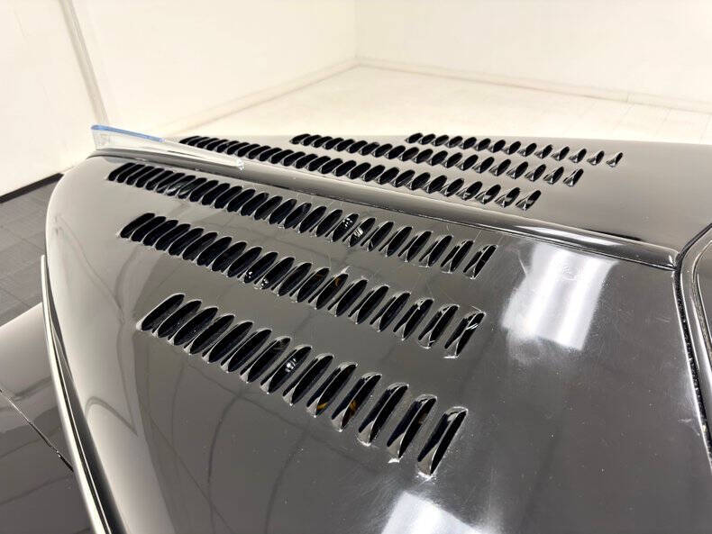 1948 Ford Super Deluxe