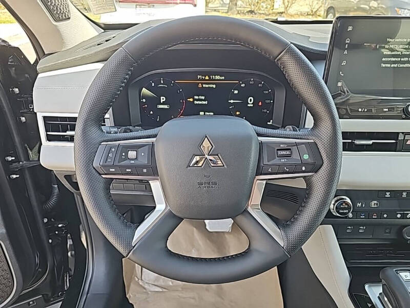 2025 Mitsubishi Outlander SEL Platinum Edition