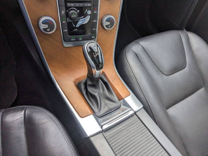 2017 Volvo XC60 T5 Inscription