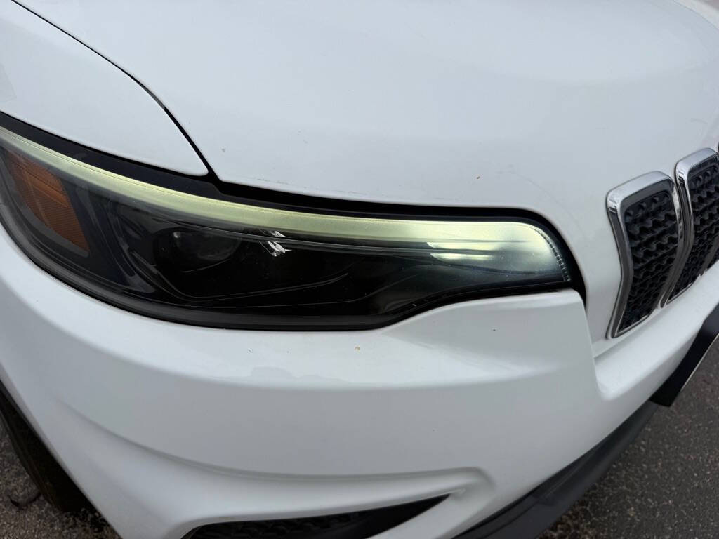 White 2021 Jeep Cherokee Latitude Latitude 4dr SUV 2