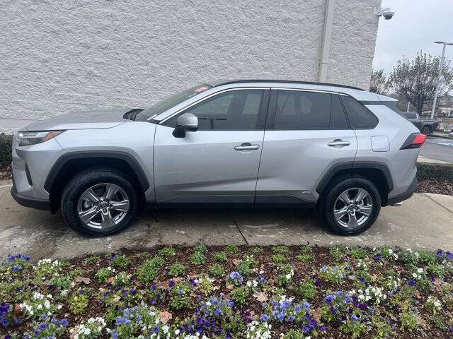 2022 Toyota RAV4 Hybrid XLE