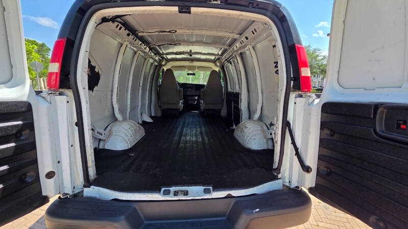 2017 GMC Savana 2500