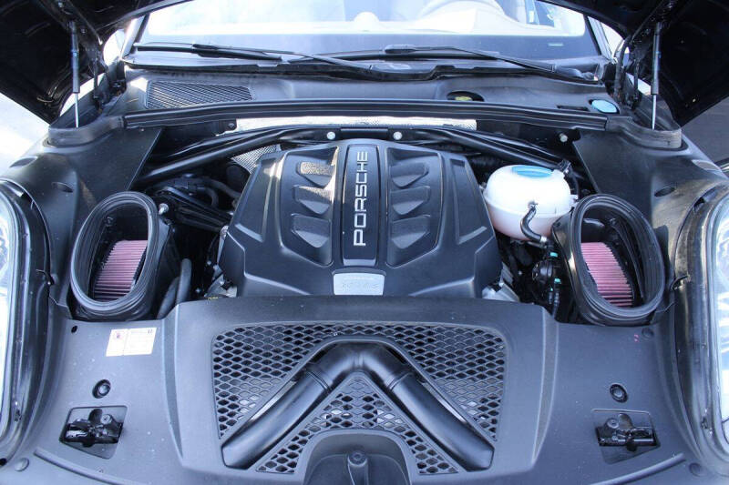 2015 Porsche Macan S