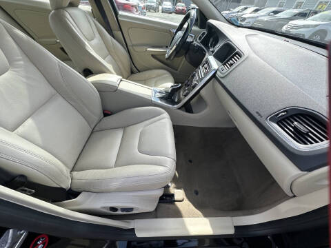 2014 Volvo S60 T5 Platinum