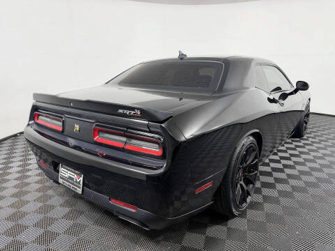 2016 Dodge Challenger 392 HEMI Scat Pack Shaker