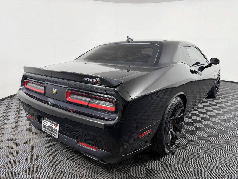 2016 Dodge Challenger 392 HEMI Scat Pack Shaker