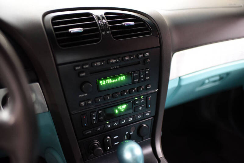 2002 Ford Thunderbird Deluxe