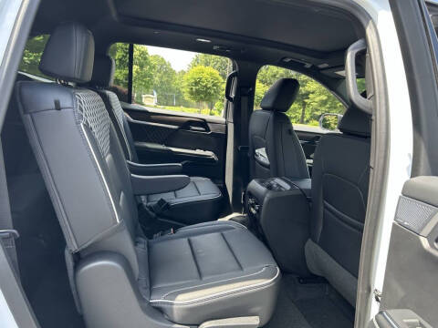 2025 GMC Acadia Denali