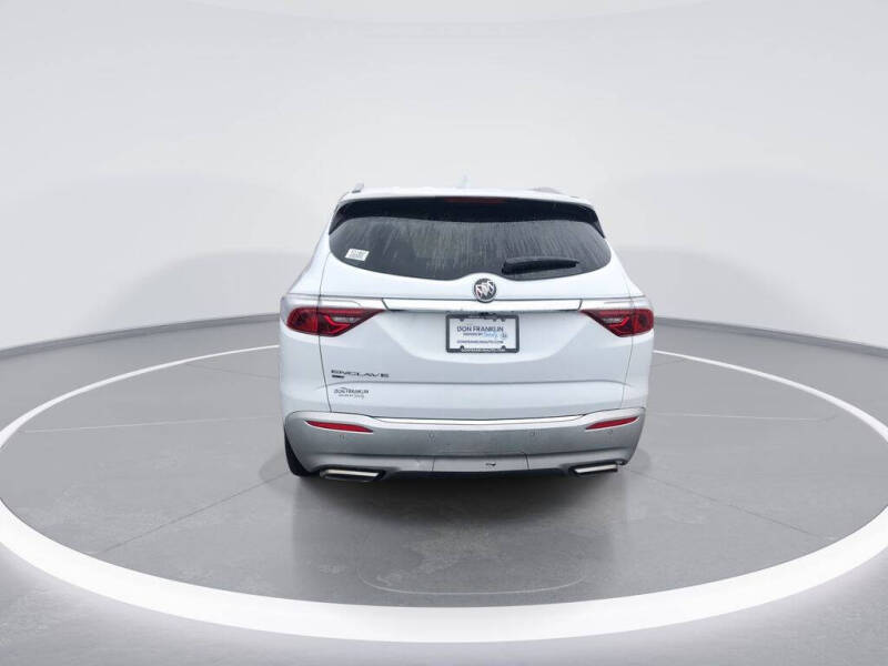 2023 Buick Enclave Essence