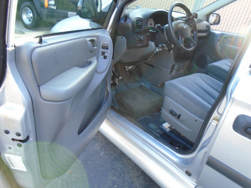 2005 Dodge Grand Caravan SE