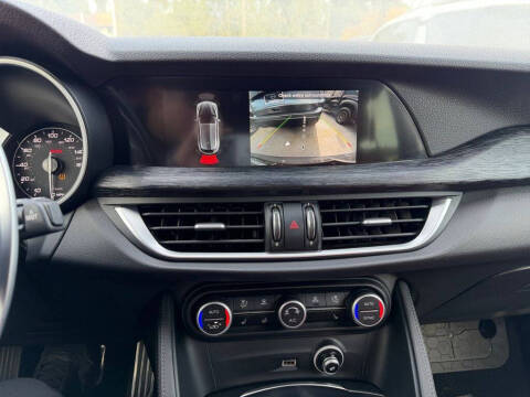 2022 Alfa Romeo Stelvio Sprint