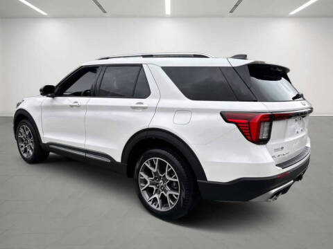 2025 Ford Explorer Platinum