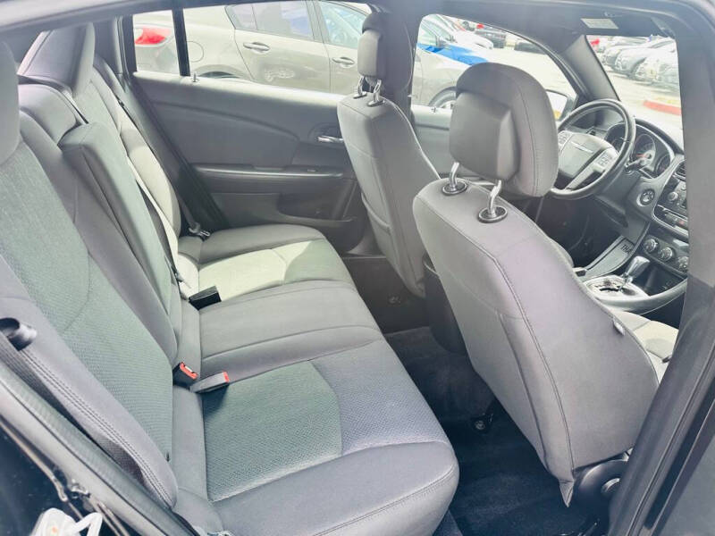 2012 Chrysler 200 Touring