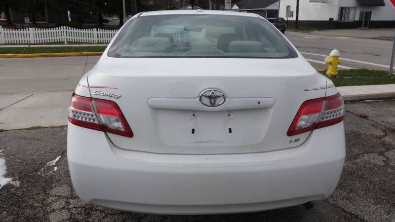 2011 Toyota Camry LE