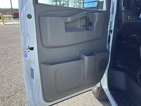 2025 Chevrolet Express 2500