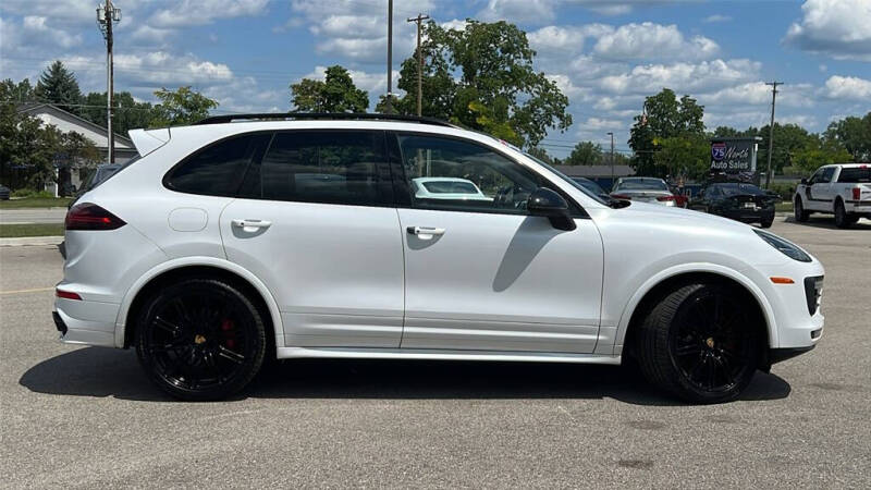 2016 Porsche Cayenne GTS