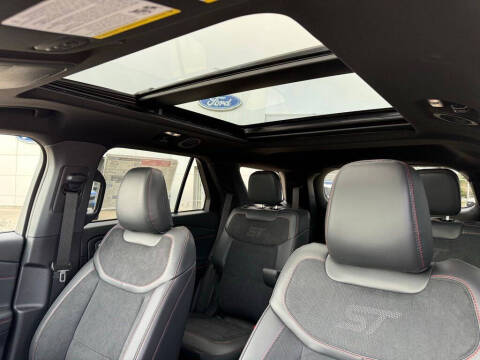 2025 Ford Explorer ST