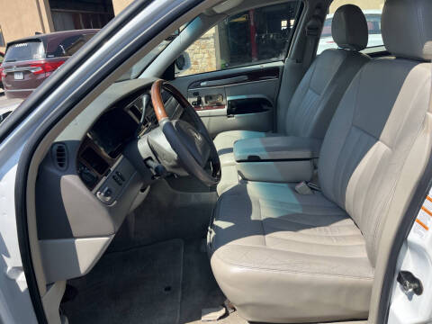 2003 Lincoln Town Car Signature