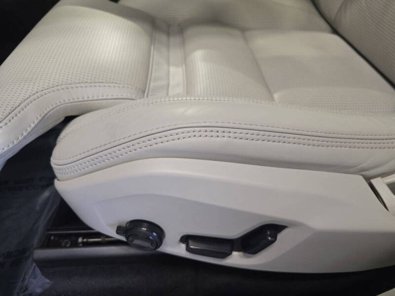 2022 Volvo XC60 Recharge T8 Inscription