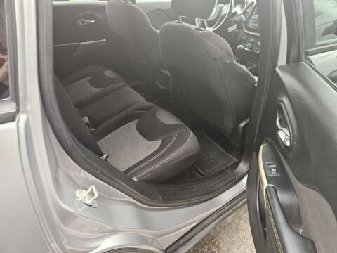 2017 Jeep Cherokee Sport