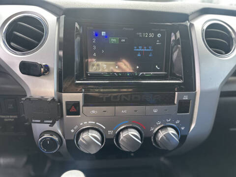 2018 Toyota Tundra SR5