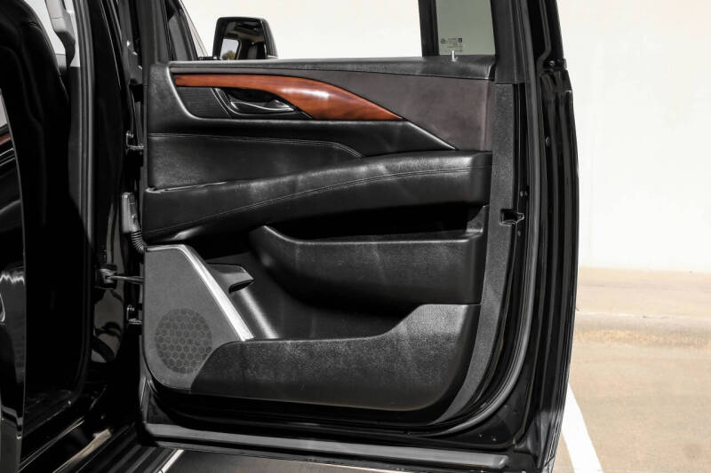 2016 Cadillac Escalade ESV Luxury Collection