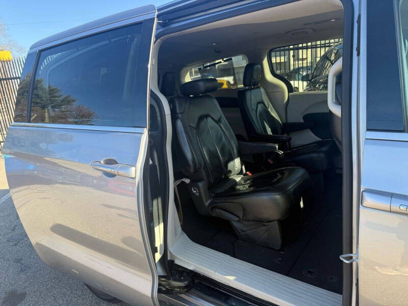 2021 Chrysler Pacifica Touring L