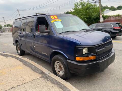 2004 Chevrolet Express Cargo for sale at Deleon Mich Auto Sales in Yonkers NY