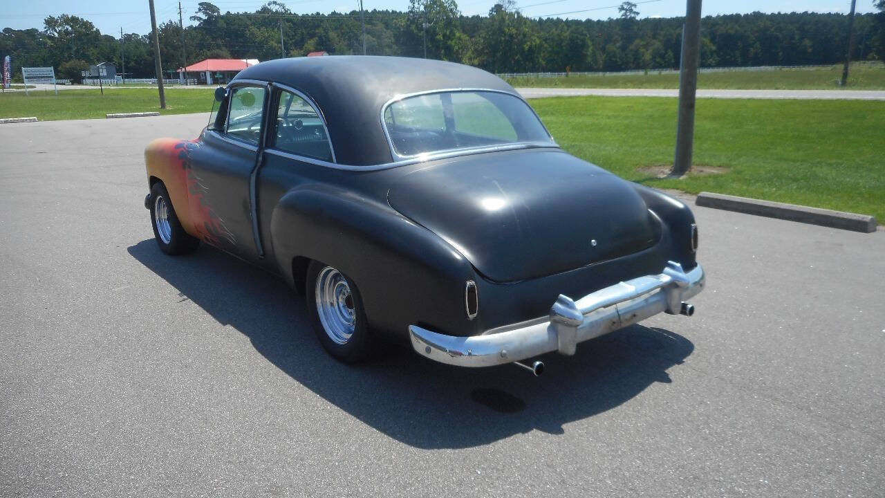 1951 Chevrolet Deluxe 11