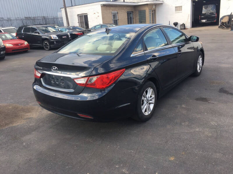 2013 Hyundai Sonata GLS photo 18