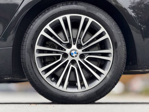 2018 BMW 5 Series 540i