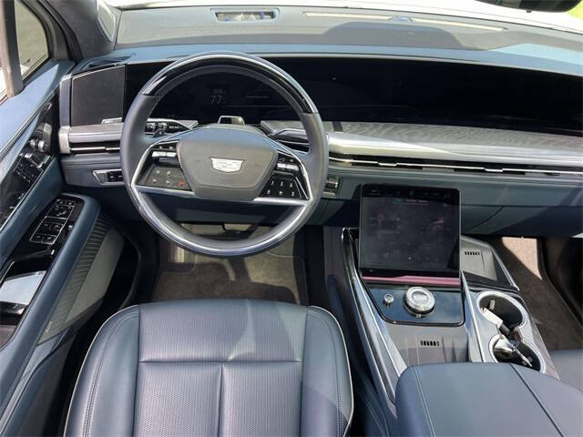 2025 Cadillac Escalade IQ Sport 2