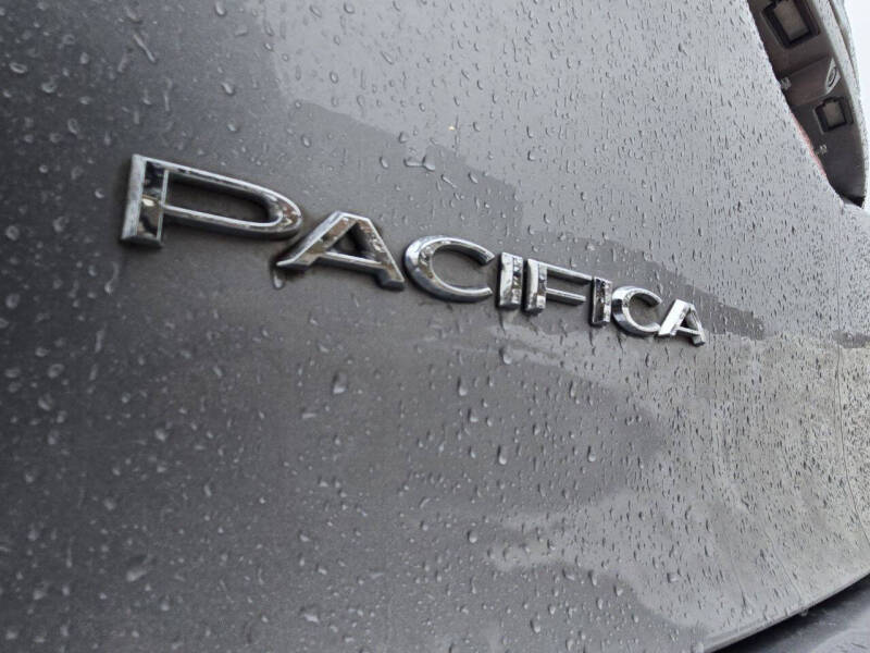 2018 Chrysler Pacifica Hybrid Limited