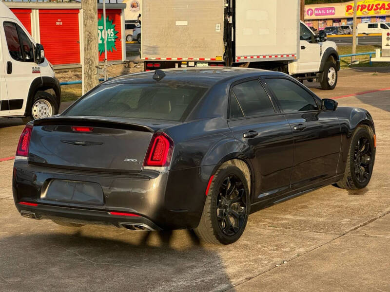 2018 Chrysler 300 S
