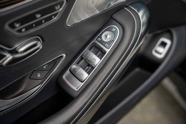 2016 Mercedes-Benz S-Class 15