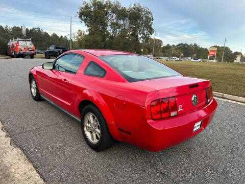 2007 Ford Mustang V6 Deluxe