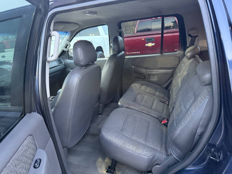 2002 Ford Explorer XLS
