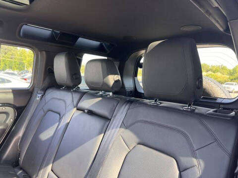 2023 Land Rover Defender 110 SE