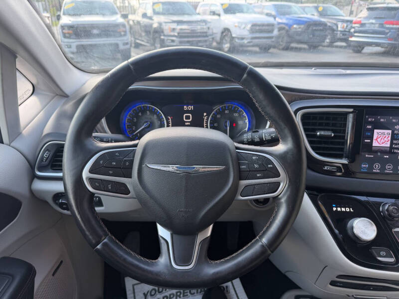 2018 Chrysler Pacifica Touring L Plus