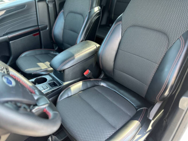 2023 Ford Escape ST-Line Select