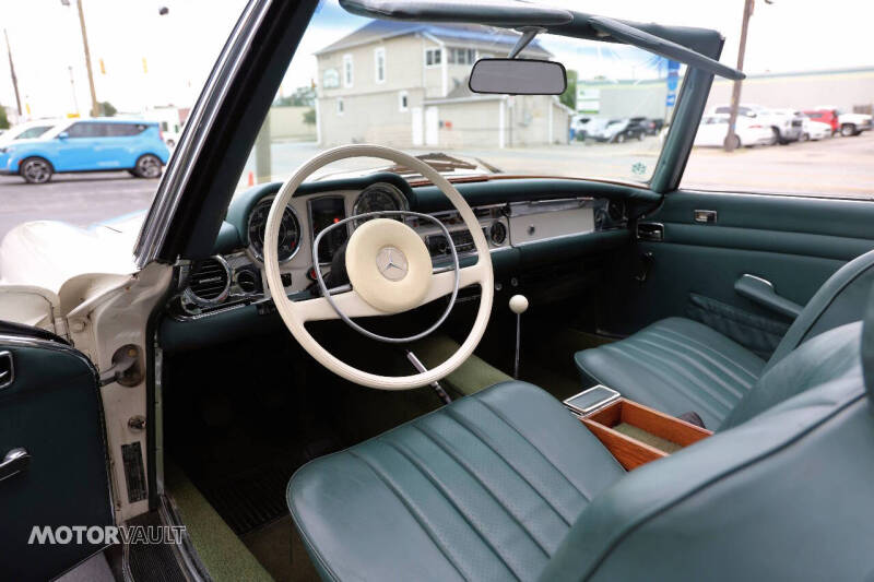 1969 Mercedes-Benz 280-Class