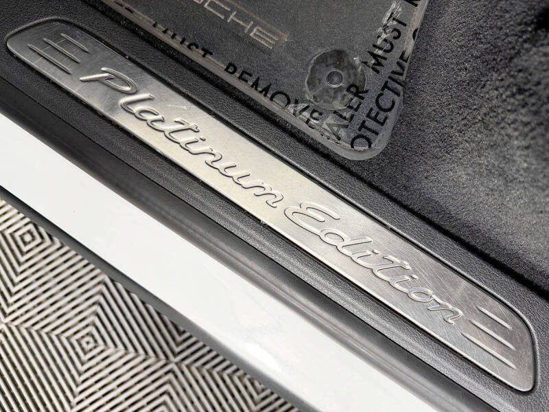 2017 Porsche Cayenne Platinum Edition