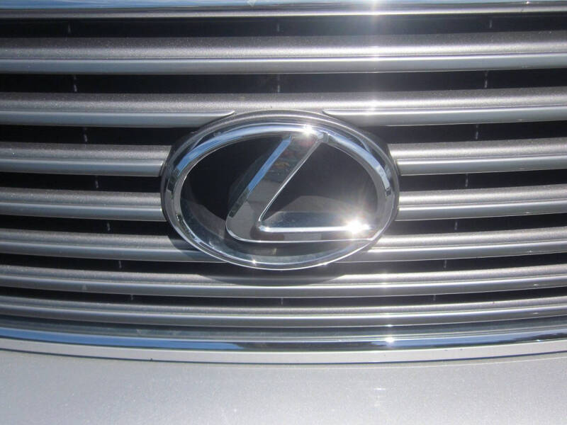 2004 Lexus LS 430