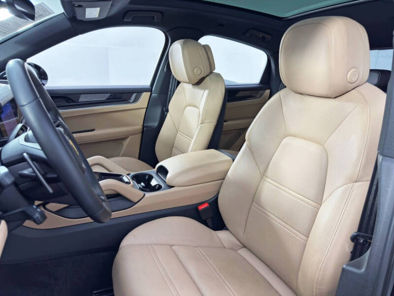 2024 Porsche Cayenne S Coupe