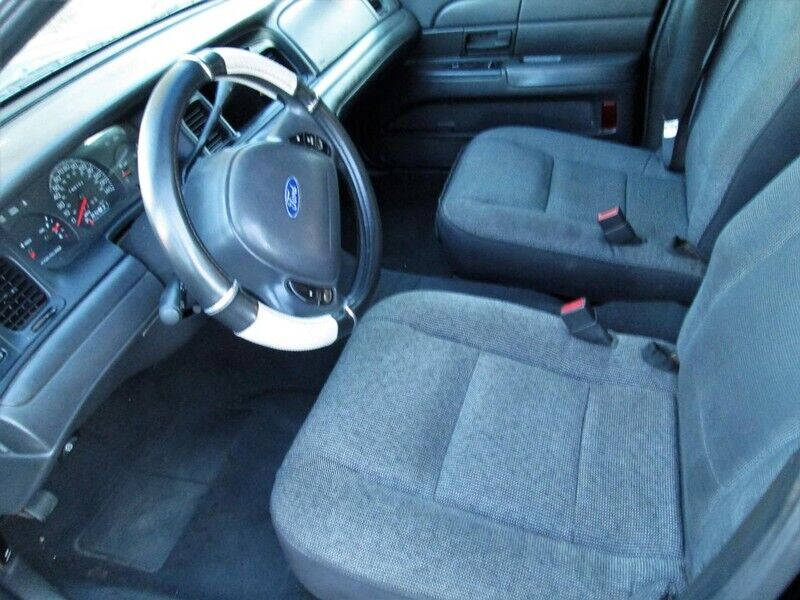 2003 Ford Crown Victoria